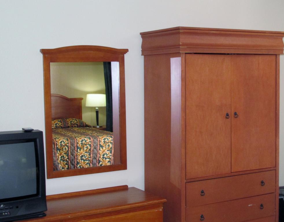 Country Inn Motel Oakdale ภายนอก รูปภาพ